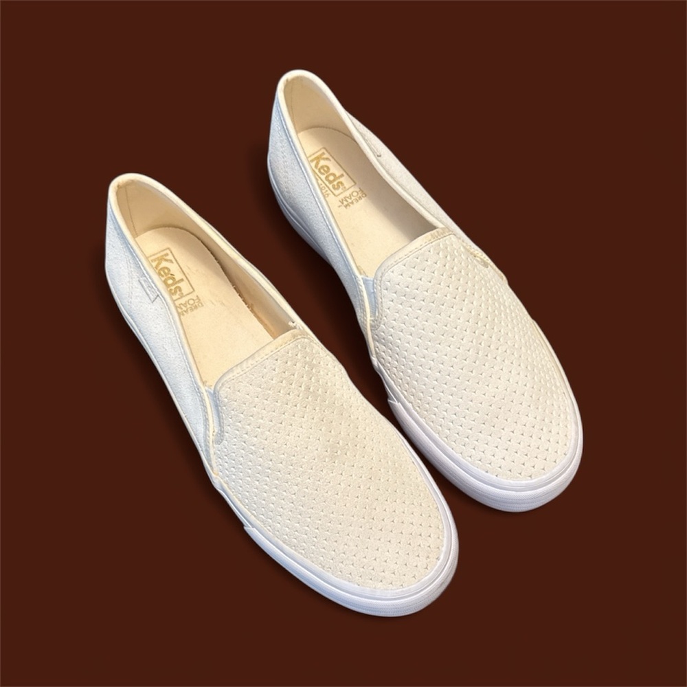 Keds Women's Beige Suede Slip-On Sneakers 9.5 Very Good Condition